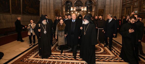 Президент Армен Саркисян и госпожа Саркисян посетили Храм Святого Воскресения (25 января 2020). Иерусалим Президент Армен Саркисян и госпожа Саркисян посетили Храм Святого Воскресения (25 января 2020). Иерусалим - Sputnik Армения