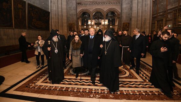  Президент Армен Саркисян и госпожа Саркисян посетили Храм Святого Воскресения (25 января 2020). Иерусалим - Sputnik Армения