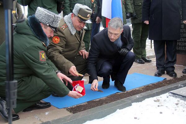 Дорога памяти: армянская земля увековечит славу героев ВОВ в главном храме ВС России Дорога памяти: армянская земля увековечит славу героев ВОВ в главном храме ВС России - Sputnik Армения