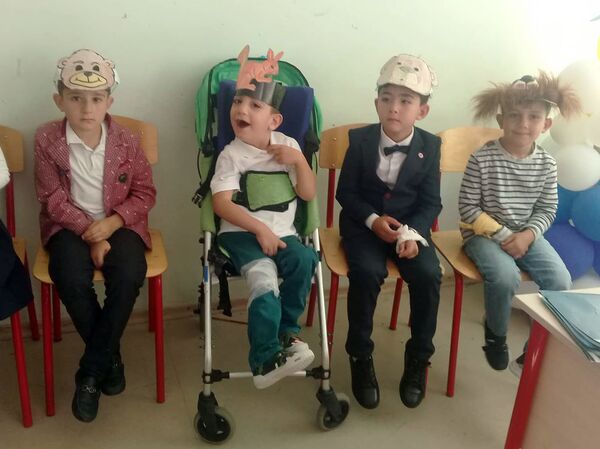 Մանկական ուղեղային կաթվածը խարան չէ. փոքրիկ Ֆելիքսն արդեն դպրոց է գնում և ընկերներ ունի - Sputnik Արմենիա