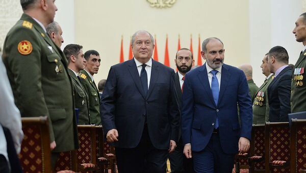 Торжественная церемония награждения военнослужащих в честь Дня армии в резиденции президента (27 января 2020). Еревaн - Sputnik Армения