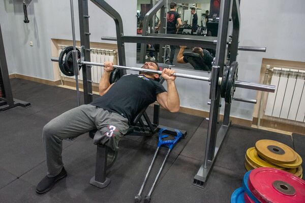 Всем бедам назло, или Как супергерой Саркис Степанян учит других побеждать - Sputnik Армения