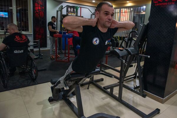 Всем бедам назло, или Как супергерой Саркис Степанян учит других побеждать - Sputnik Армения