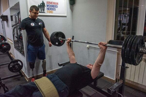 Всем бедам назло, или Как супергерой Саркис Степанян учит других побеждать - Sputnik Армения