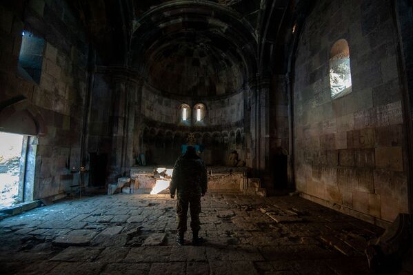До недавнего времени вход в этот монастырский комплекс был крайне опасным - Sputnik Армения