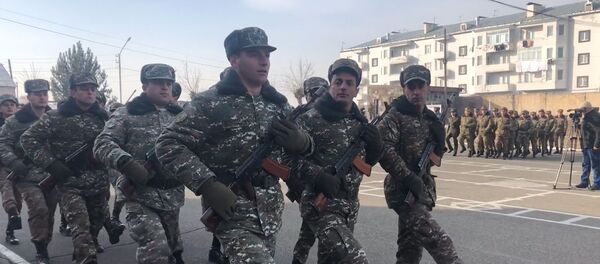 Ինչպես են Գյումրու կայազորում նշում Հայոց բանակի տոնը Ինչպես են Գյումրու կայազորում նշում Հայոց բանակի տոնը - Sputnik Արմենիա