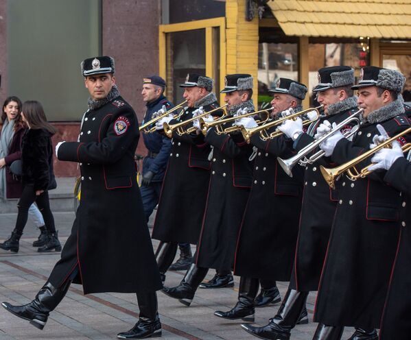  Военный оркестр войск полиции Армении во время празднования Дня Армии (28 января 2020). Еревaн - Sputnik Армения