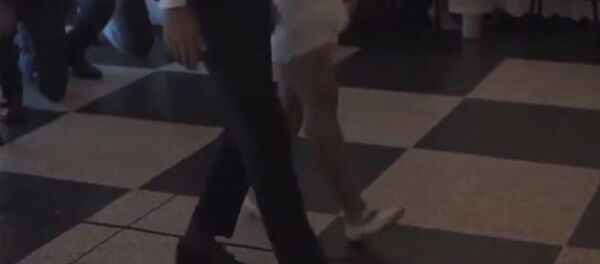 Армянский Кочари на мультикультурной свадьбе в исполнении жениха в США - Sputnik Արմենիա