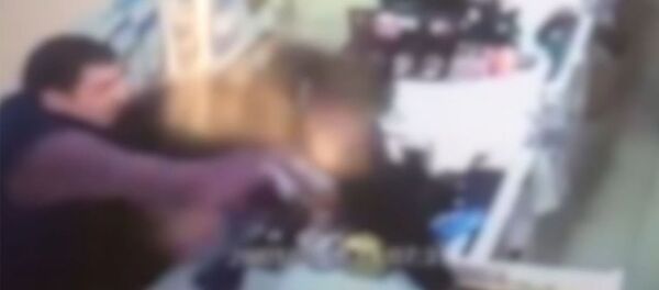 Ավազակային հարձակում հանրախանութում․ շղթայավորը վնասազերծվել, բերման է ենթարկվել ու ձերբակալվել Ավազակային հարձակում հանրախանութում․ շղթայավորը վնասազերծվել, բերման է ենթարկվել ու ձերբակալվել - Sputnik Արմենիա