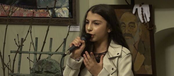 Հայ աղջիկը զարմացնում է իր յուրահատուկ ձայնով - Sputnik Արմենիա