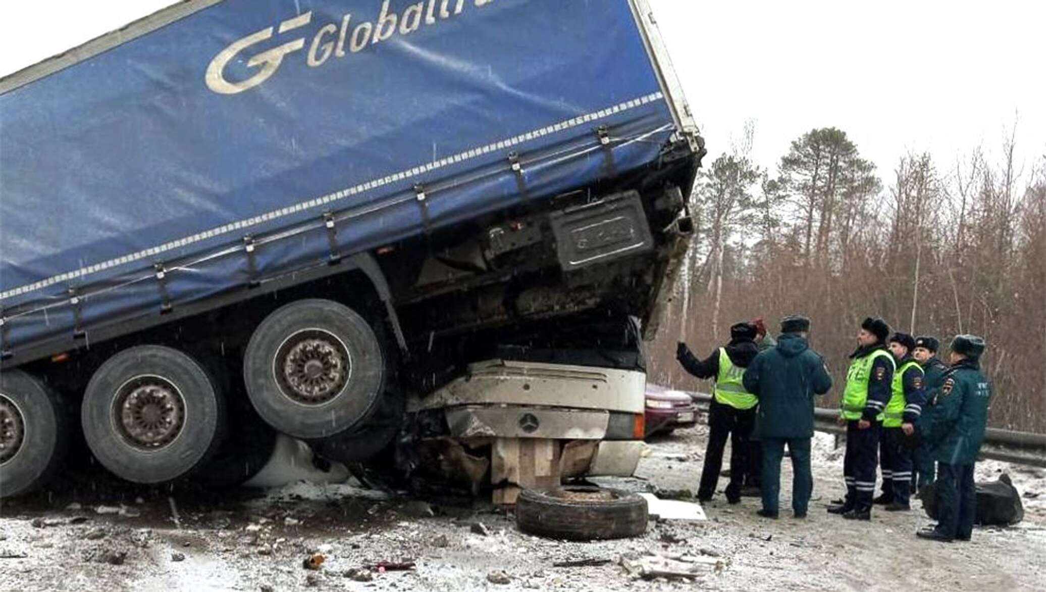 Крупное ДТП в Пермском крае: пострадали 15 человек, среди них – ребенок -  26.01.2020, Sputnik Армения