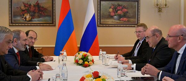 Встреча премьер-министров Армении и России Никола Пашиняна и Михаила Мишустина (31 января 2020). Алматы - Sputnik Արմենիա