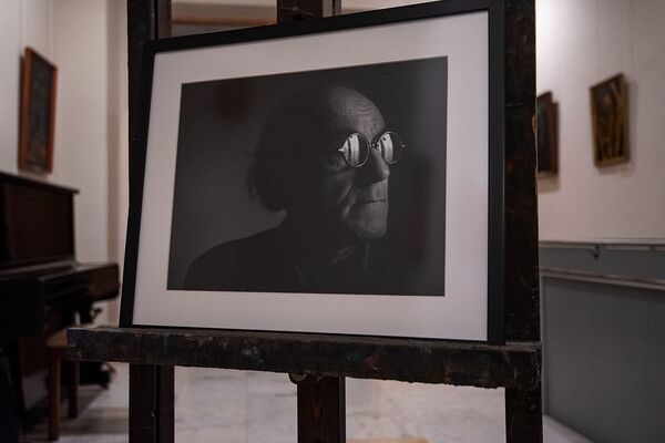 Как другие рисуют, когда у них нет Дианы?: трогательная любовь армянина и грузинки Как другие рисуют, когда у них нет Дианы?: трогательная любовь армянина и грузинки - Sputnik Армения