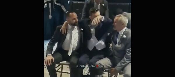 Жених встал с инвалидной коляски на собственной свадьбе - Sputnik Արմենիա