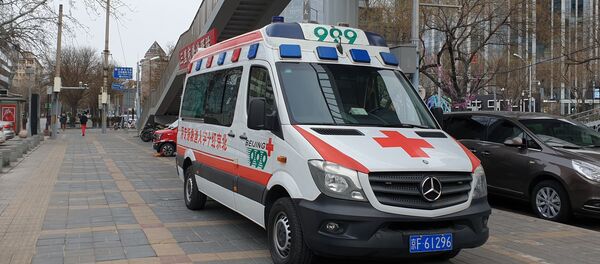 Автомобиль медицинской помощи на улице Пекина - Sputnik Արմենիա