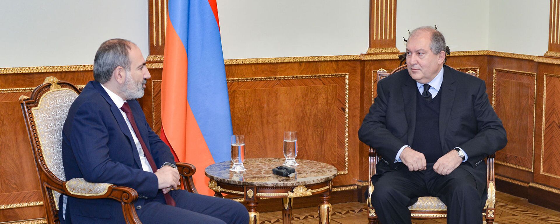Встреча премьер-министра и президента Никола Пашиняна и Армена Саркисяна (4 февраля 2020). Еревaн - Sputnik Արմենիա, 1920, 13.03.2021
