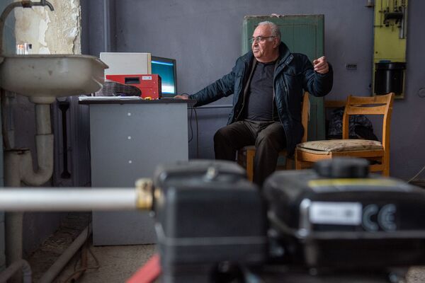 Արտանետումները կվերածվեն կավիճի ու տրավերտինի. հայ գիտնականի նոր սարքը - Sputnik Արմենիա