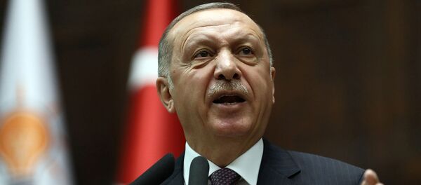 Президент Турции Реджеп Тайип Эрдоган на заседании парламентской группы своей партии в Великом национальном собрании Турции (19 ноября 2019). Анкара - Sputnik Армения