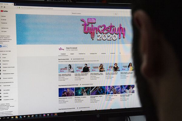 Надеть цепи на парня или узнать совет мамы: какую песню выберет Армения для Евровидения Надеть цепи на парня или узнать совет мамы: какую песню выберет Армения для Евровидения - Sputnik Армения