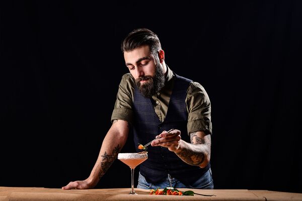 Когда физик и химик заделались барменами: почему девушки в Армении любят напитки покрепче - Sputnik Армения