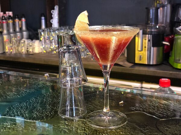 Когда физик и химик заделались барменами: почему девушки в Армении любят напитки покрепче - Sputnik Армения