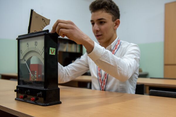 Հայ պատանիներն իրենց հավակնոտ ծրագրերով Մարս կհասնեն, իսկ առայժմ մեդալներ են շահում Հայ պատանիներն իրենց հավակնոտ ծրագրերով Մարս կհասնեն, իսկ առայժմ մեդալներ են շահում - Sputnik Արմենիա