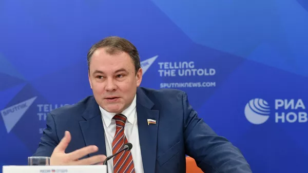 Заместитель председателя Государственной Думы РФ, руководитель делегации РФ в ПАСЕ, вице-спикер ПАСЕ Петр Толстой