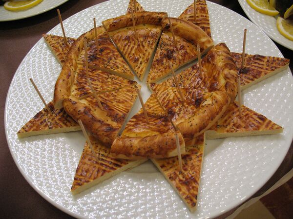 Это просто вкусовой взрыв: топ-5 блюд, которые готовят в День святого Саркиса - Sputnik Армения