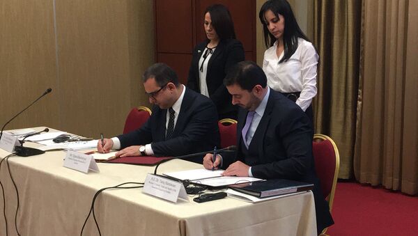 Министр экономики РА Тигран Хачатрян (слева) и министр промышленности Иорданского Хашимитского Королевства Тарик Хаммури на подписании меморандума о сотрудничестве (10 февраля 2020). Еревaн - Sputnik Արմենիա