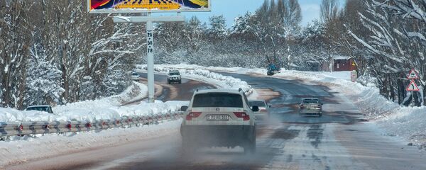 Автомобили на трассе М4 - Sputnik Армения