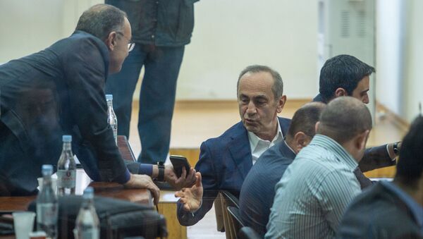 Бывший министр обороны Сейран Оганян и Роберт Кочарян (л-п) на судебном заседании по делу 1-го марта (11 февраля 2020). Еревaн - Sputnik Армения