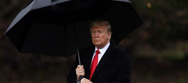 Президент США Дональд Трамп перед отъездом из Белого дома (10 февраля 2020). Вашингтон - Sputnik Армения