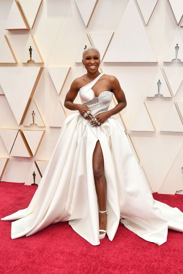  Разбор полетов фэшн–фантазии: самые примечательные наряды Оскара - Sputnik Армения