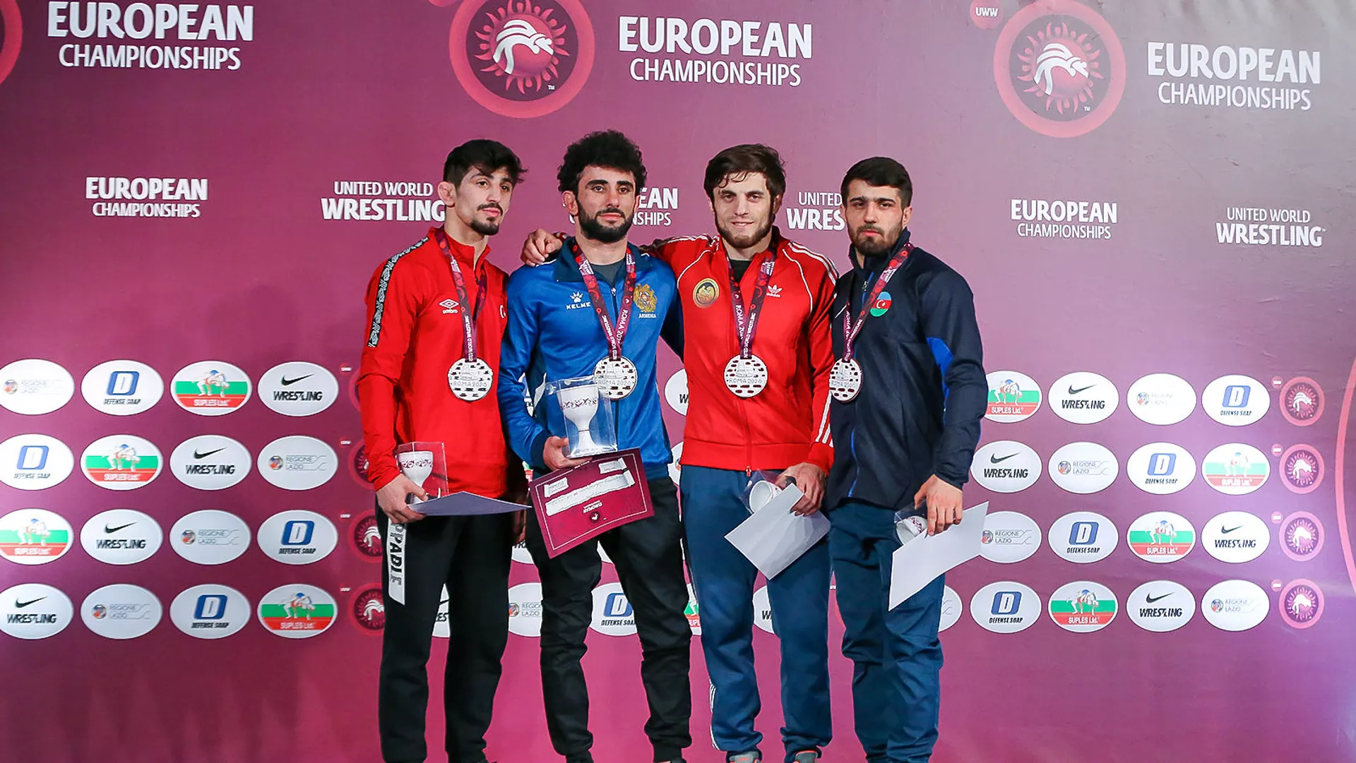 Медалисты Чемпионата Европы по греко-римской борьбе Геворг Гарибян на пьедистале почета (12 февраля 2020). Рим Медалисты Чемпионата Европы по греко-римской борьбе Геворг Гарибян на пьедистале почета (12 февраля 2020). Рим - Sputnik Армения, 1920, 14.04.2022