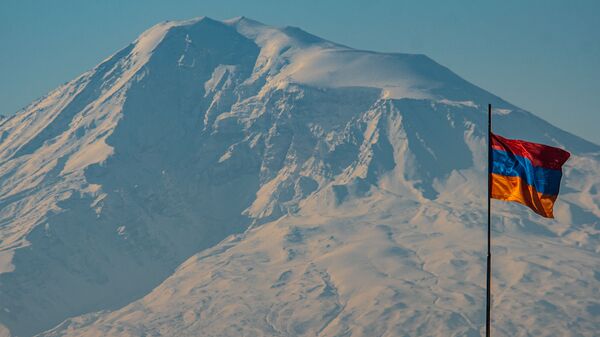 Флаг Армении на фоне горы Арарат - Sputnik Արմենիա