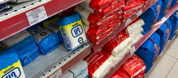  Продукты на прилавках супермаркета - Sputnik Армения