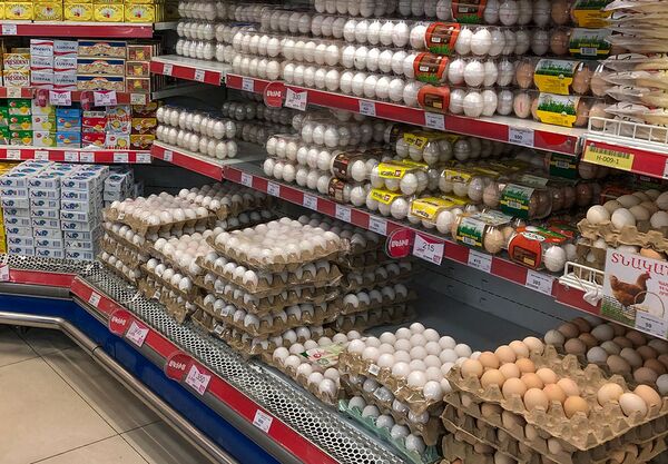 Рейд на магазины Еревана: обычный воскресный ажиотаж или коронавирусная паника? - Sputnik Армения