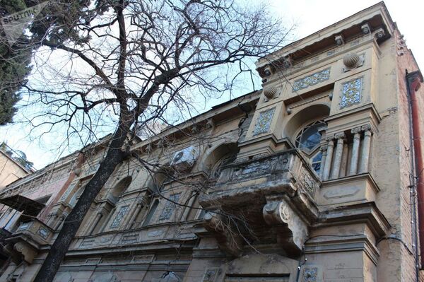 Невероятное сходство, или В чем загадка каменных двойников в Ереване и Тбилиси - Sputnik Армения