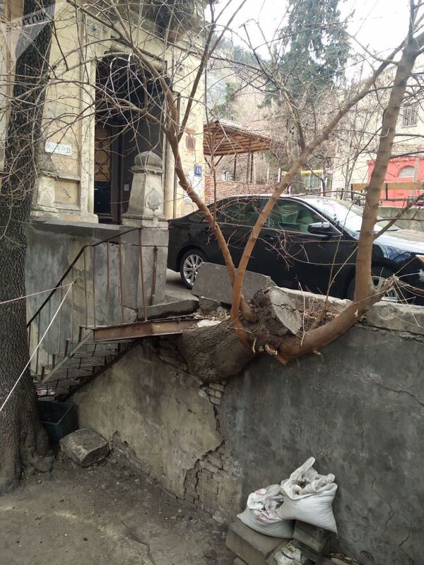 Невероятное сходство, или В чем загадка каменных двойников в Ереване и Тбилиси - Sputnik Армения