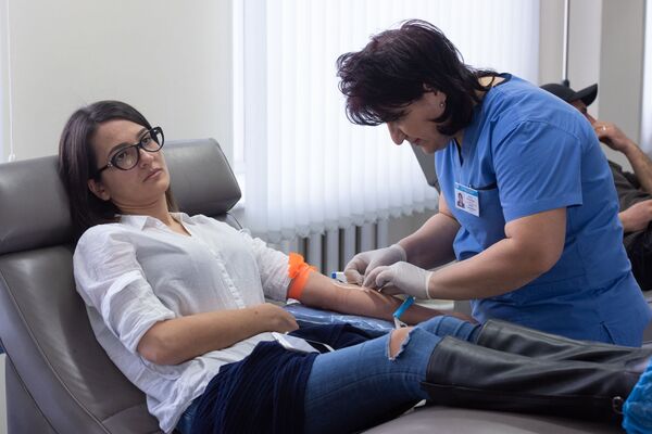 Армянская группа крови: строители стали донорами для онкобольных детей - Sputnik Армения