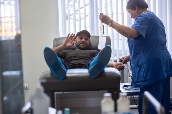 Իմ երեխային էլ կարող է պետք գալ. շինարարները դոնոր դարձան քաղցկեղով հիվանդ երեխաների համար Իմ երեխային էլ կարող է պետք գալ. շինարարները դոնոր դարձան քաղցկեղով հիվանդ երեխաների համար - Sputnik Արմենիա