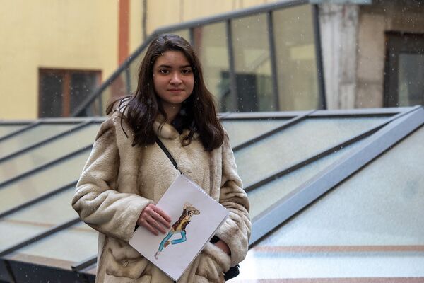 «Միլիոնավոր հետաքրքրություններ» ունեցող 15-ամյա աղջիկը երազանքի զգեստներ է ստեղծում «Միլիոնավոր հետաքրքրություններ» ունեցող 15-ամյա աղջիկը երազանքի զգեստներ է ստեղծում - Sputnik Արմենիա