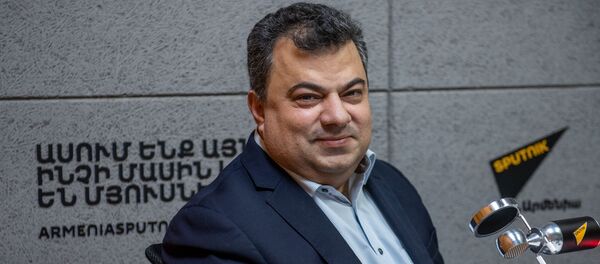 Эмин Ерицян (14 февраля 2020). Еревaн Эмин Ерицян (14 февраля 2020). Еревaн - Sputnik Արմենիա