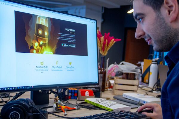 Армянский прорыв: как постапокалиптический Глубокий город затянул турок Армянский прорыв: как постапокалиптический Глубокий город затянул турок - Sputnik Армения