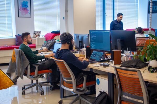 Чужая миссия: почему IT-компании в Армении берут на себя функции государства и вузов - Sputnik Армения