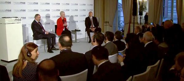 Совместное выступление премьер-министра Армении Никола Пашиняна и президента Азербайджана Ильхама Алиева (15 февраля 2020). Мюнхен - Sputnik Արմենիա