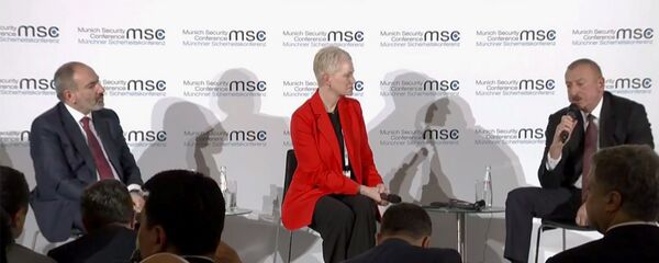 Совместное выступление премьер-министра Армении Никола Пашиняна и президента Азербайджана Ильхама Алиева (15 февраля 2020). Мюнхен Совместное выступление премьер-министра Армении Никола Пашиняна и президента Азербайджана Ильхама Алиева (15 февраля 2020). Мюнхен - Sputnik Армения