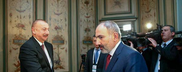 Встреча премьер-министра Армении Никола Пашиняна и президента Азербайджана Ильхама Алиева (15 февраля 2020). Мюнхен - Sputnik Արմենիա