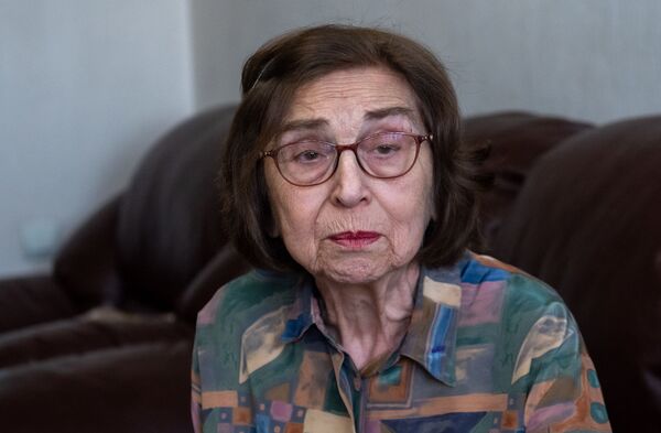 Турки благодарны, французы наградили: как армянка в 85 лет переехала жить в Ереван - Sputnik Армения