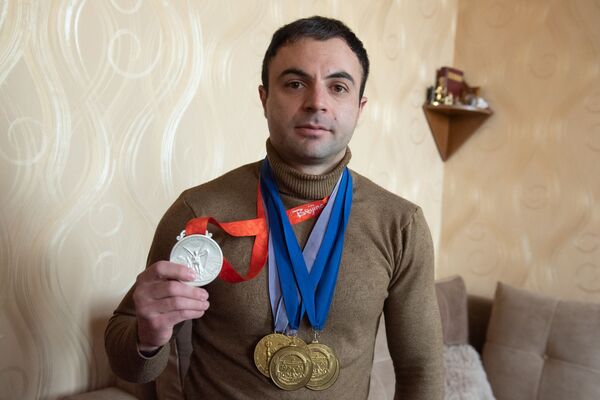 Не в деньгах дело, тут другое важно: армянские призеры олимпиад о пожизненных пенсиях - Sputnik Армения